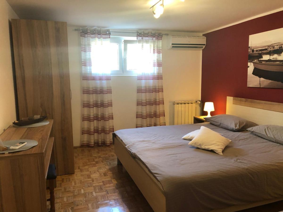 Agatha Apartment