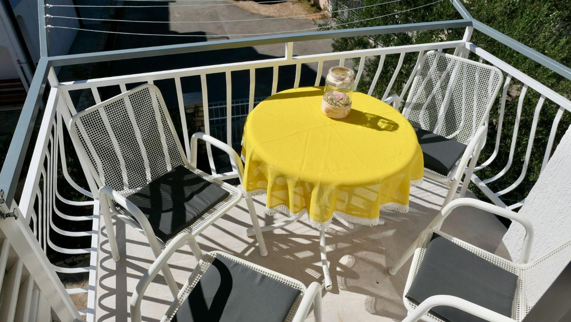 Agatha Apartment