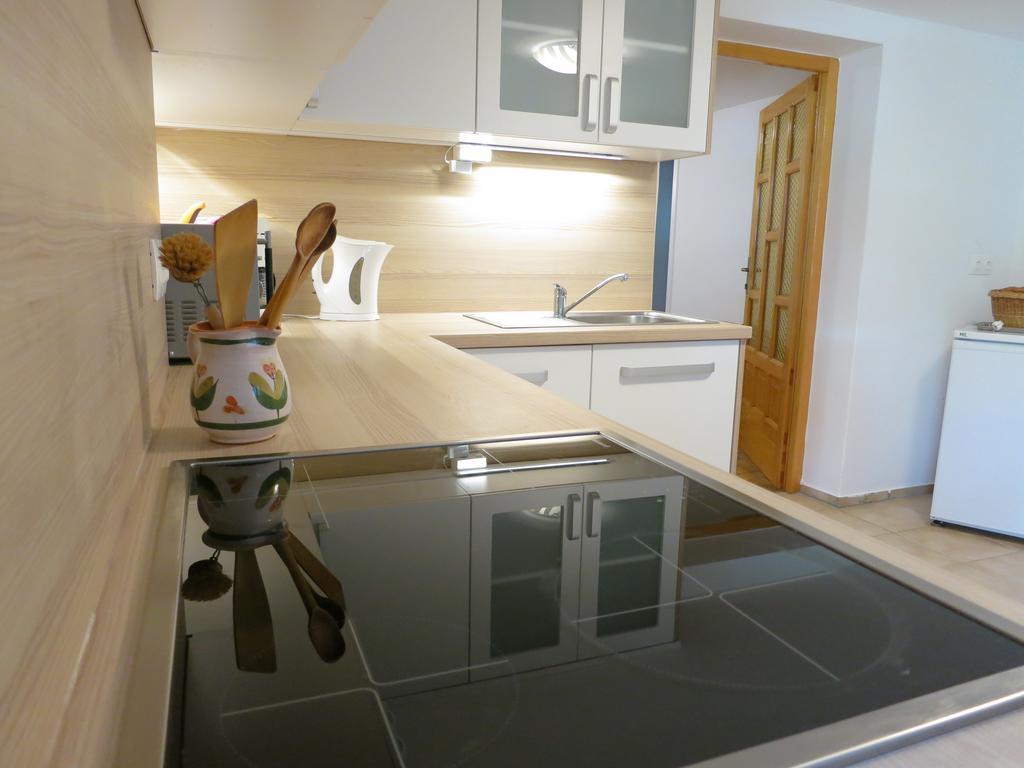 Agatha Apartman *