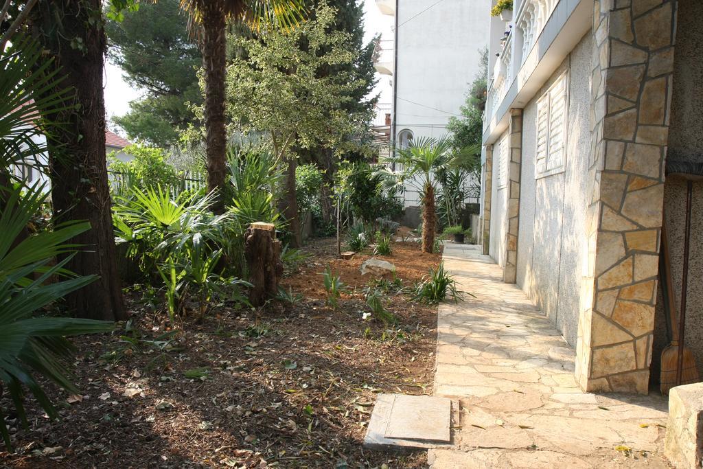 Agatha Apartment